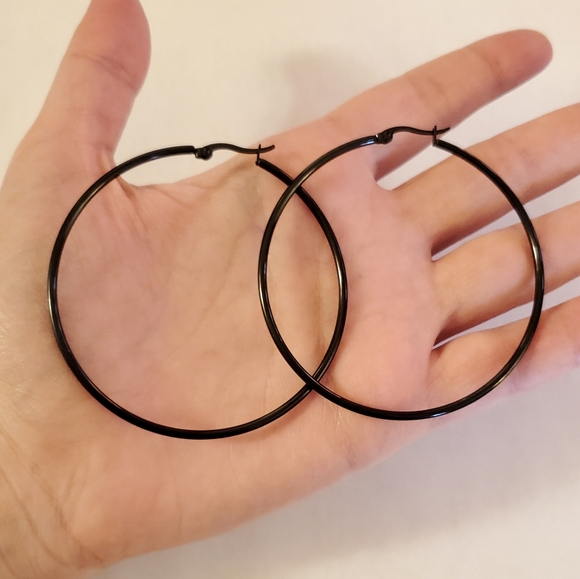 NWOT Large Black 60mm Hoops - Picture 4 of 6